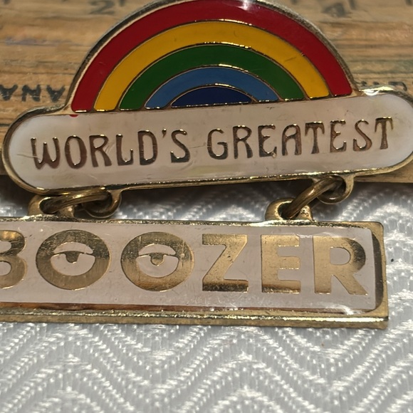 Adult themed novelty pin from 1979 - Picture 4 of 6